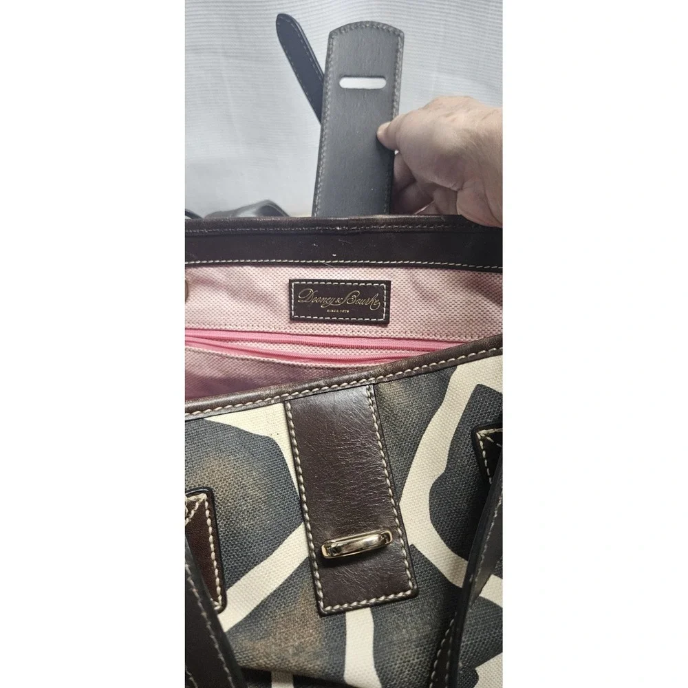 Vintage Dooney & Bourke African Safari giraffe print canvas leatehr toe bag